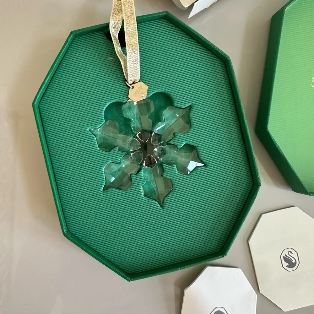 Swarovski Annual Edition 2022 Ornament - Picture 6 of 8